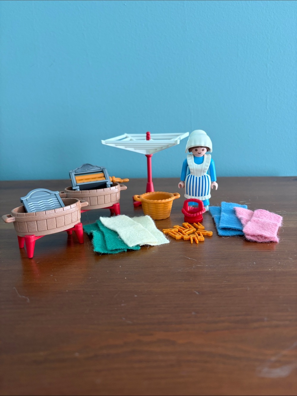 Vintage Playmobil Victorian Washer Woman 5407 - Complete Set